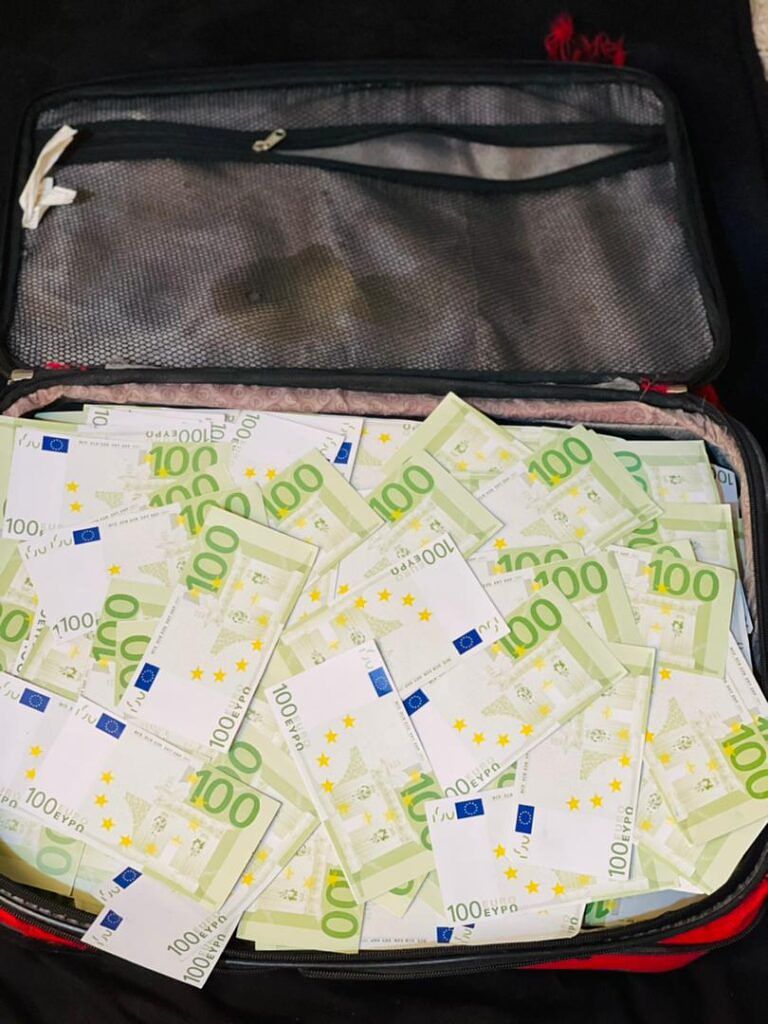 LA VALISE MAGIQUE,TEL:+229 01 61 92 34 31