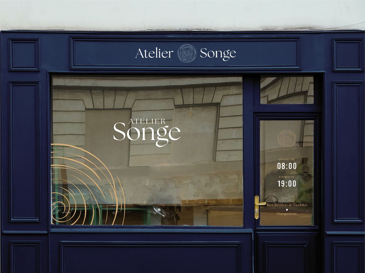 Devanture d'un atelier bois artisan restaurateur